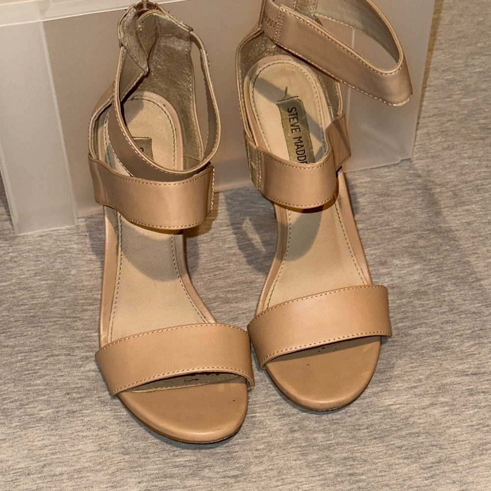 Steve Madden Tan Women's Sandals